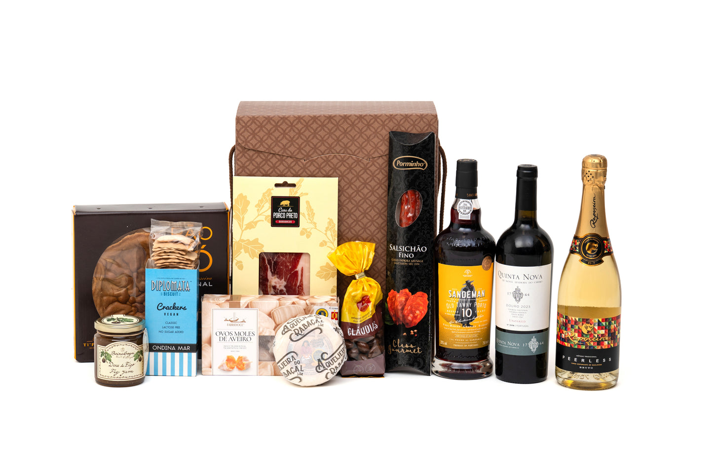 Celebre a Páscoa com um cabaz que combina tradição e sofisticação, incluindo Vinho do Porto Sandeman Tawny 10 Anos, Espumante Raposeira Peerless Bruto, Vinho Tinto Quinta Nova Unoaked, Amêndoas Vieira de Castro, Queijo Curado, Doce de Figo Beirabaga, Ovos Moles de Aveiro, Pão de Ló Conventual, Salsichão Fino Gourmet e Paleta Reserva Casa do Porco Preto. Uma seleção perfeita para momentos especiais.
