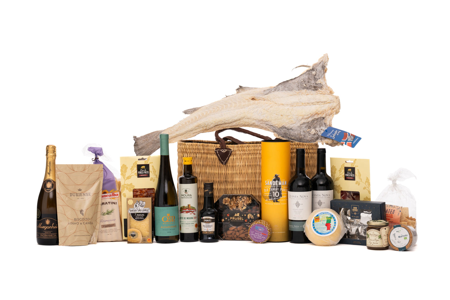 Celebre o Natal com o nossos Cabazes Gourmet, uma seleção de luxo com produtos de excelência. Inclui os vinhos Quinta Nova, QM Alvarinho, Espumante Murganheira e Sandeman 10 anos. Um Bacalhau Crescido da Noruega, Presunto de Porco Preto, Paio de Barrancos, Queijo Fonte Mourisca e Queijo São Jorge, Frutos Secos, Doce de Figo, Biscoitos de Vinho do Porto e Bombons. Uma experiência gastronómica completa e memorável para a sua festa.