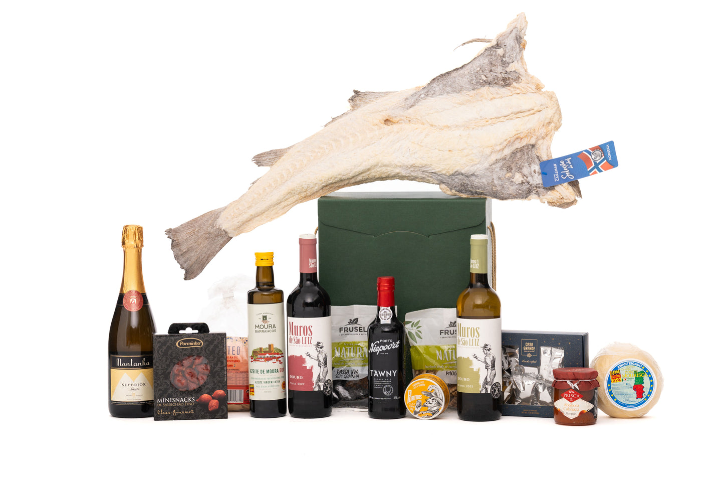 Celebre o Natal com o nosso Cabaz, uma seleção completa de produtos portugueses. Inclui Vinho Tinto e Branco Muros São Luiz, Espumante Montanha e Vinho do Porto Niepoort. O prato principal é o Bacalhau Crescido Noruega, e para aperitivos, há Queijo de Vaca, Salsichão, Patê de Sardinha e Azeite. Para adoçar, o cabaz conta com Doce de Abóbora, Nozes, Uvas Passas e Bombons. Uma experiência completa e memorável para a sua festa.