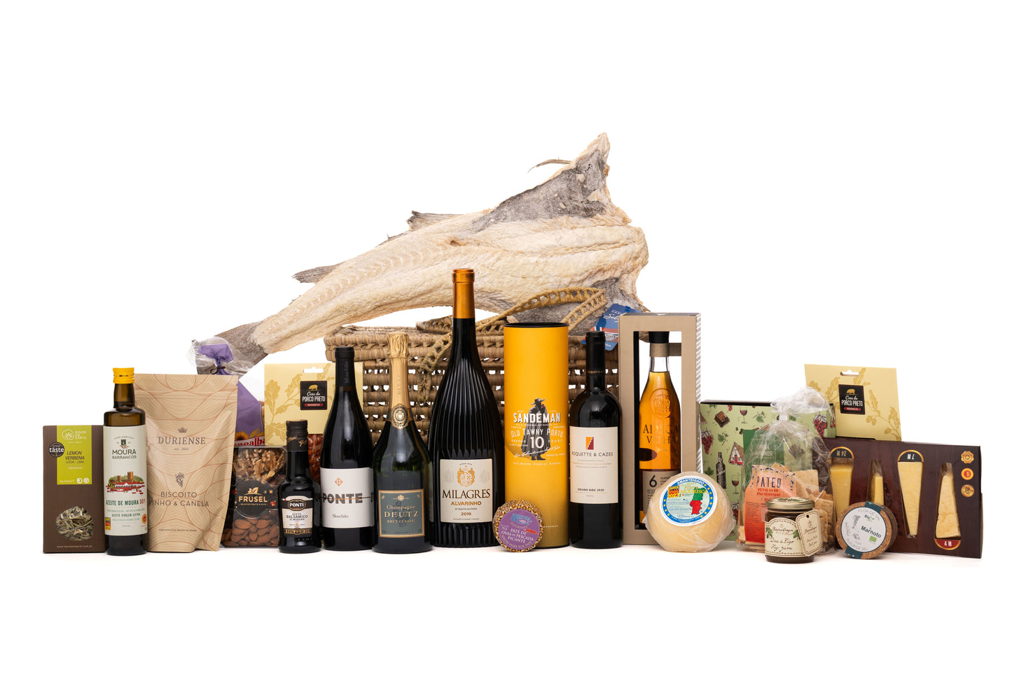 Eleve a celebração do Natal com este cabaz de luxo. Inclui o Champagne Deutz Brut, os vinhos Ponte Mouchão, Roquette & Cazes e Quinta da Pedra Alvarinho Magnum, Porto Sandeman 10 anos e Aguardente Adega Velha 6 anos.
O cabaz conta ainda com Bacalhau Crescido, Azeite Moura, Presunto, Paio, Queijo São Jorge e Queijo Fonte Mourisca, Patê de Ovas, Doce de Figo, Frutos Secos, Biscoitos de Vinho do Porto e Bombons de Vinho da Madeira. Um experiência gastronómica completa e inesquecível.